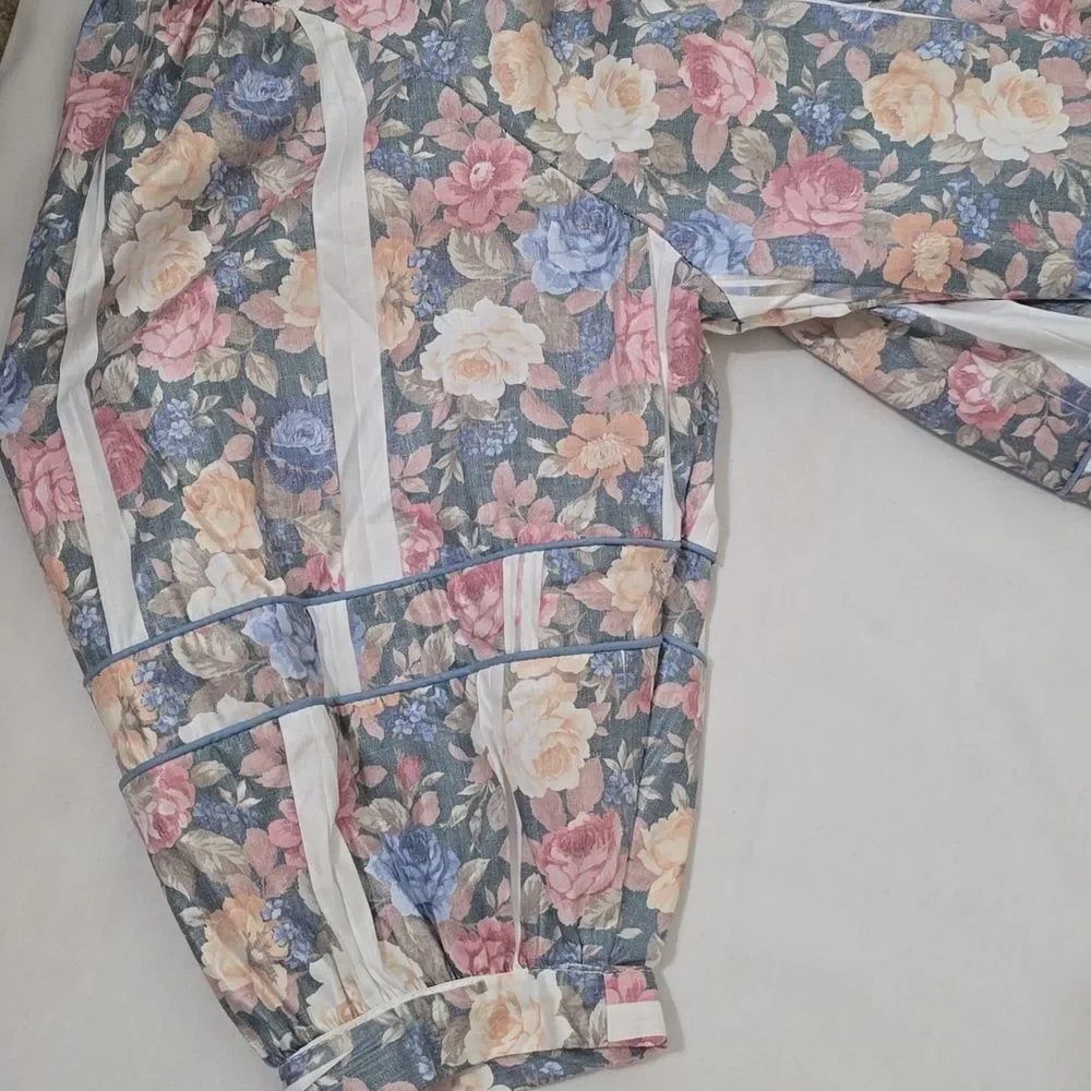 HOWARD WOLF.‎ VINTAGFloral Two-Piece Top and Skort Set in Blue, Pink, Cream 8/10
